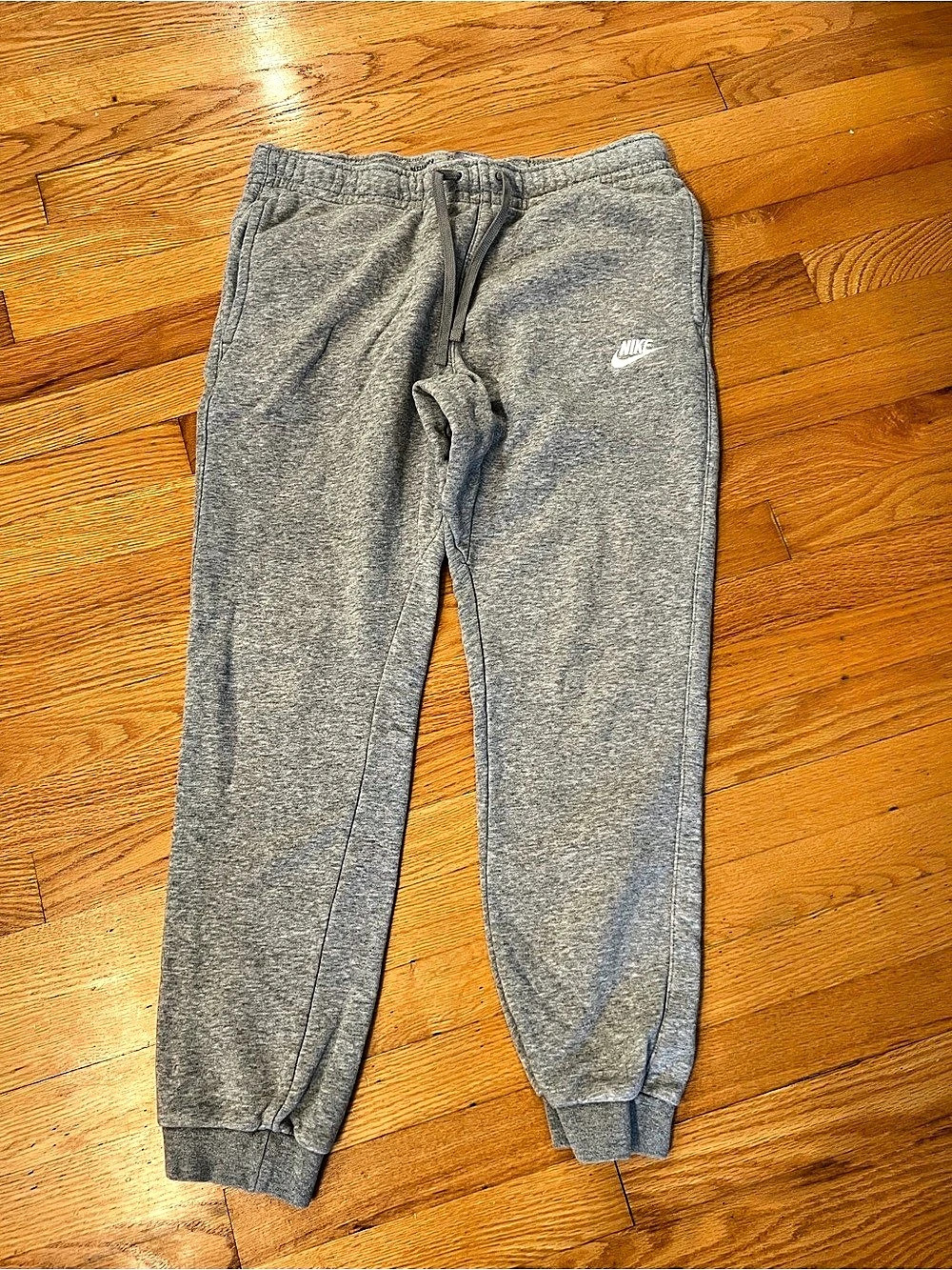 Nike Sportswear Club Fleece Joggers Gray
